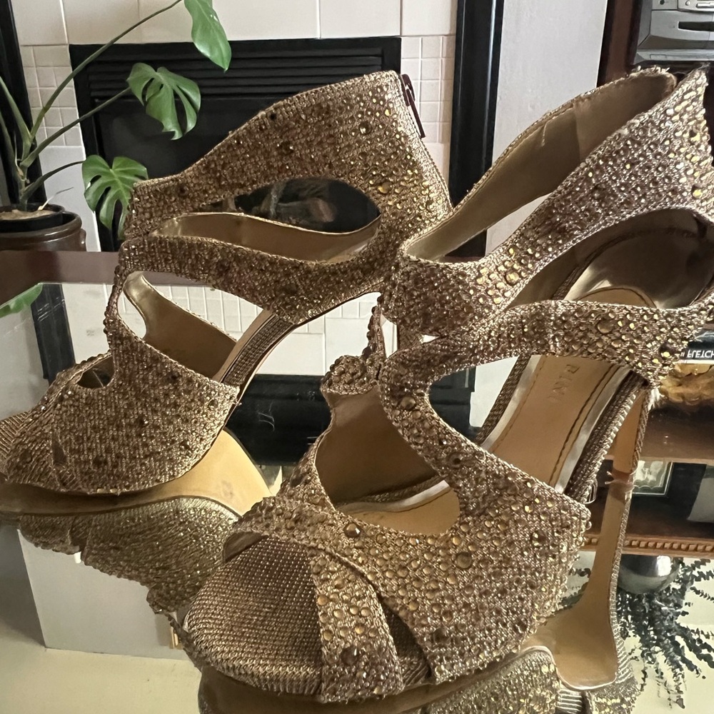 Gianni Bini - Gold studded stilettos - VERY sparkly!  GUC!